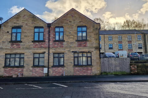 3 Bedroom End-terrace Townhouse