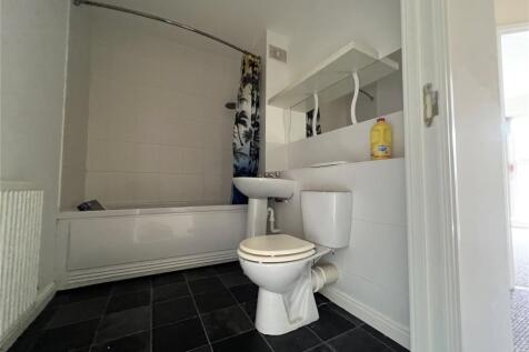 Ardgowan Grove, Wolverhampton, West Midlands, WV4 photo 4