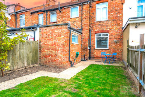 One-bed garden flat to rent Audley Road, Hendon N