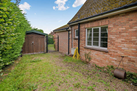 8708105-exterior1...
