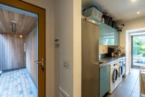 5 bed, 4 bath Detached in Edinburgh - Photo 15