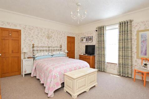 Bed1b.jpg