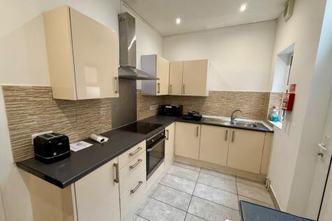Room 5, Moss Lane East, Manchester M14 photo 4