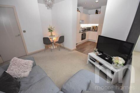 WOODVIEW, FIRST AVENUE, Poynton, SK12 1BF photo 4