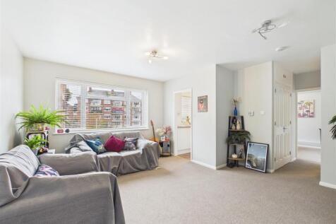 Hazelwood Close, Hitchin photo 3