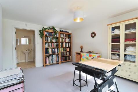 17 Woodfield Gardens - (37).jpg