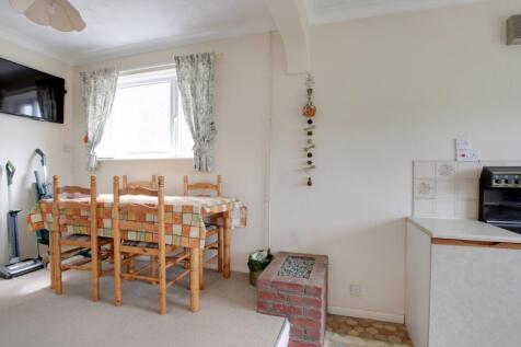 KITCHEN BREAKFAST ROOM