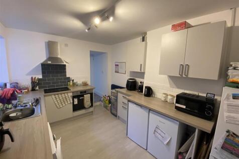 Bright kitchen with ample counter space...