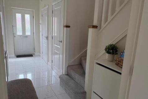 Entrance Hallway.jpg