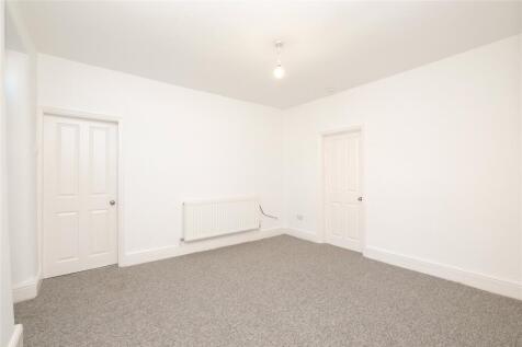High Street, Kippax, Leeds, LS25 photo 3