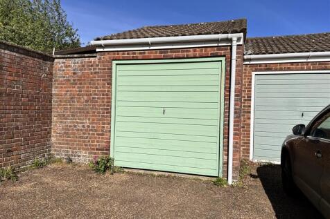 En-Bloc Garage: