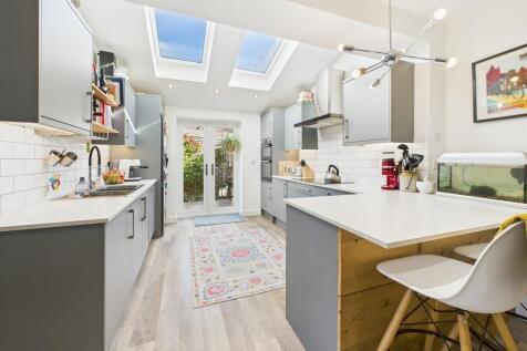 CAM02854G0-PR0330...