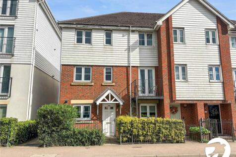 4-bed terraced on New Hythe Lane, Larkfield, Aylesford, Kent, ME20, £1,525/mo