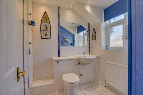 En-Suite to Master Bedroom