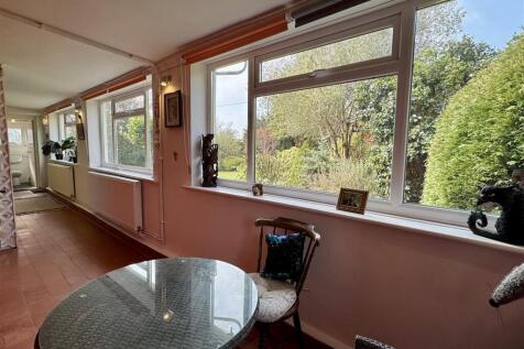 Breakfast Room/Utility