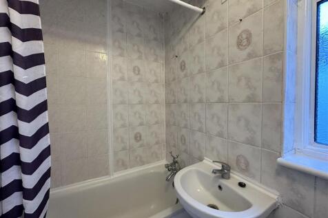 Ruislip Road, Greenford photo 4