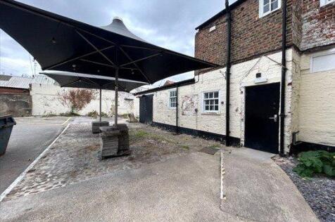 Retail Property (high street) to rent Image 10