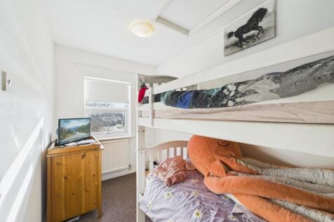 CAM02023G0-PR0186-STILL009