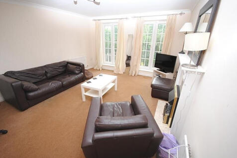 4-bed house on Goldfinch Close, Loughborough, £2,167/mo
