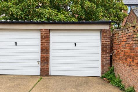 Garage Ashburnham Road photo 3