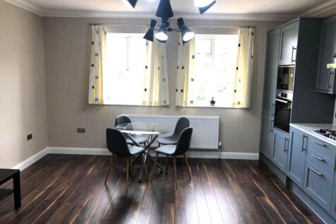 Alexandra Grove, London, N12 photo 3