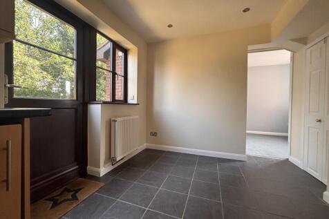 Thorne Way, Aylesbury, HP20 photo 5