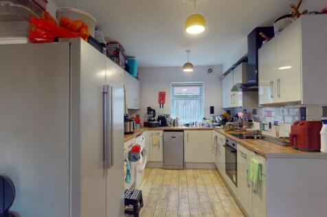 Communal Kitchen ...