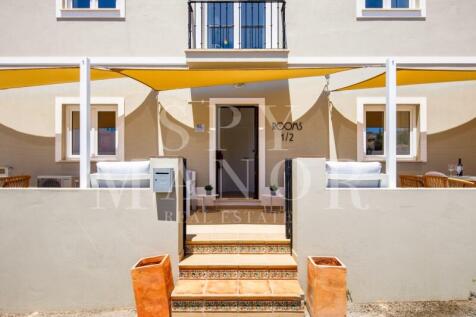 4 Studio Guest House