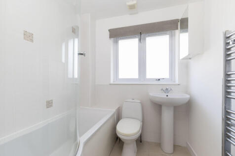 17 Victoria Retre...