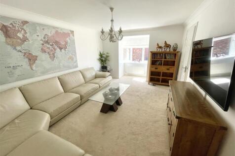 Lounge 2.jpg