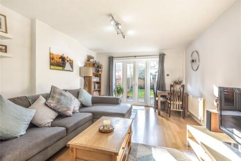 Wolstan Close, Denham, UB9 photo 2