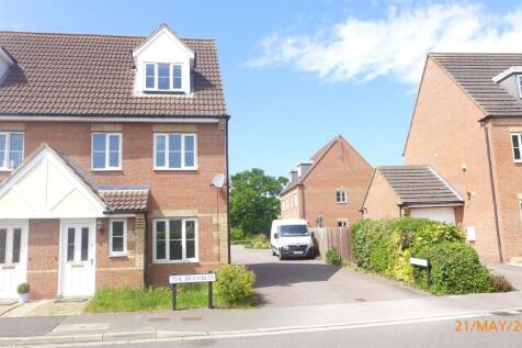 3-bed semi-detached on The Brambles, Market Rasen, £875/mo