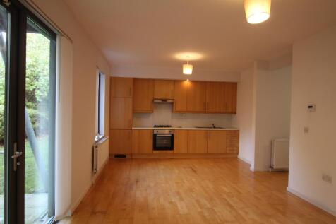 Acacia Road photo 4