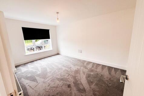 Priestley Drive, Milton Keynes, Buckinghamshire, MK4 photo 4