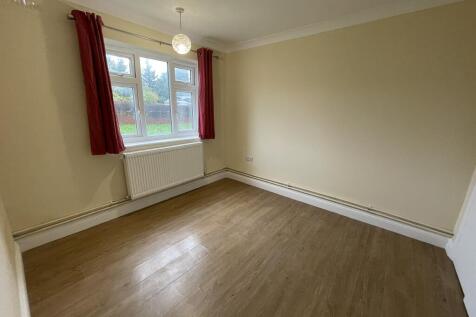 Shakespeare Square, Hainault, Ilford, Redbridge photo 5