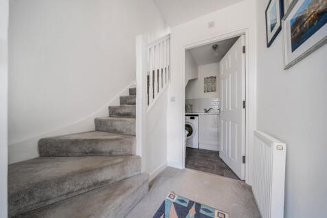 1302735-4-683e05b...