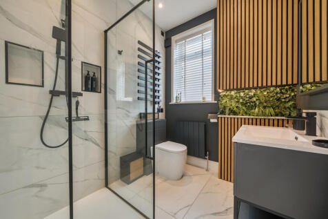 1384326-18-692098...