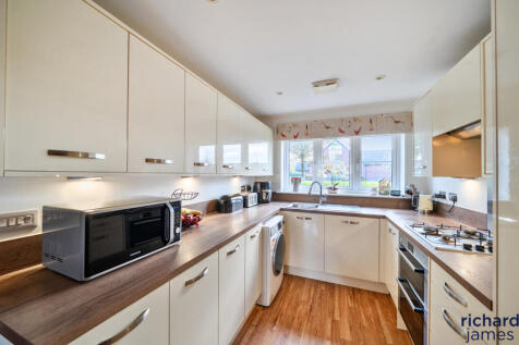 9ec77c42135b477090a6e9dd409430e5