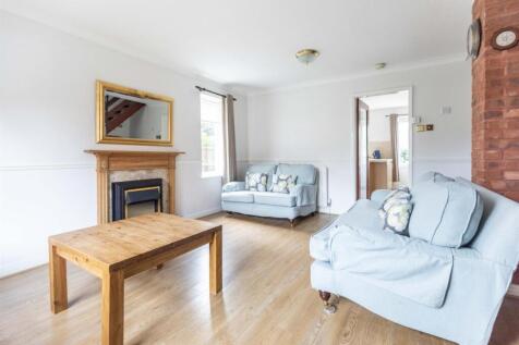 Ennismore Court, Benton NE12 photo 4