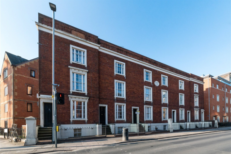 2-bed house on Regent Court, Reading, RG1, £1,800/mo