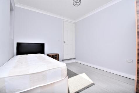 bedroom 4x2