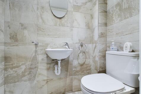 CAM02773G0-PR0101-STILL019