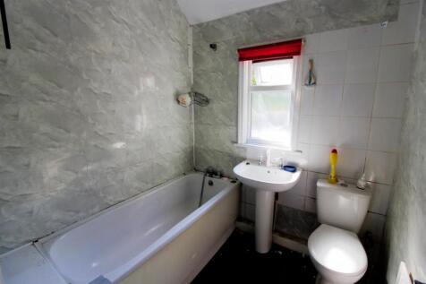 Bathroom.JPG