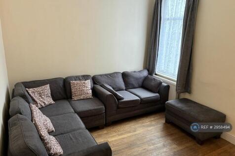 Lichfield Road, London, E6 photo 4