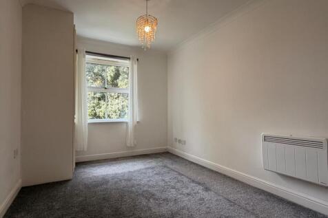 Chapel Road, Redhill photo 5