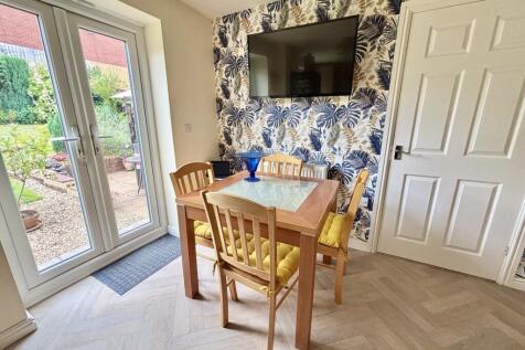 Kitchen / Breakfast Room