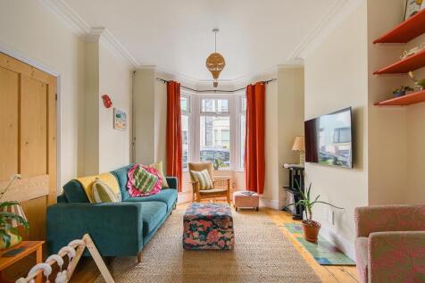 1T3AFS - Living Room D.jpg