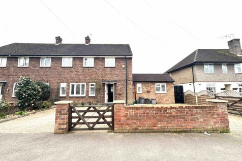 4 bed semi-detached house for sale Ashwood Avenue