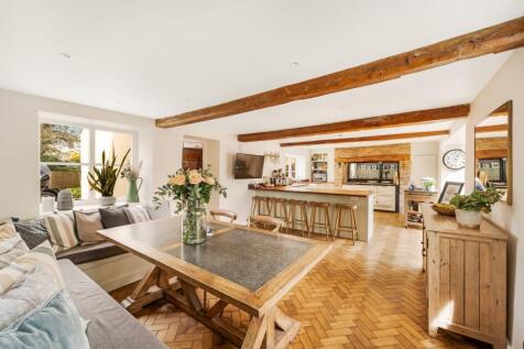 Kitchen and Breakfast