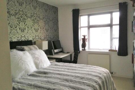 Needle works Bed 2.jpg